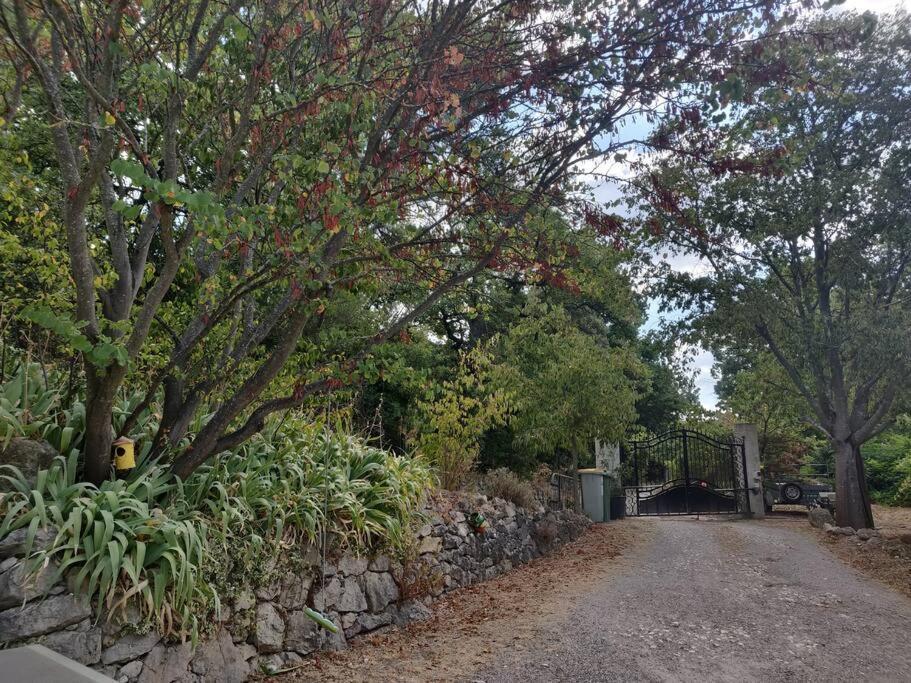 Apartment Proche Aix En Provence Simiane-Collongue